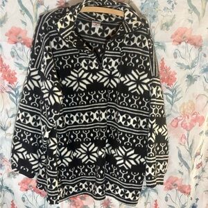 Vintage Oversized Stylish Black and White Zip-Up Sweater